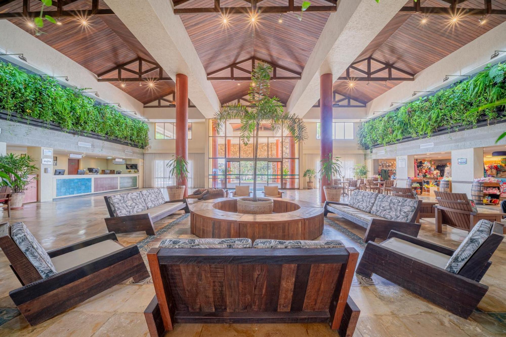 Beach Park Resort - Suites Акирас Экстерьер фото